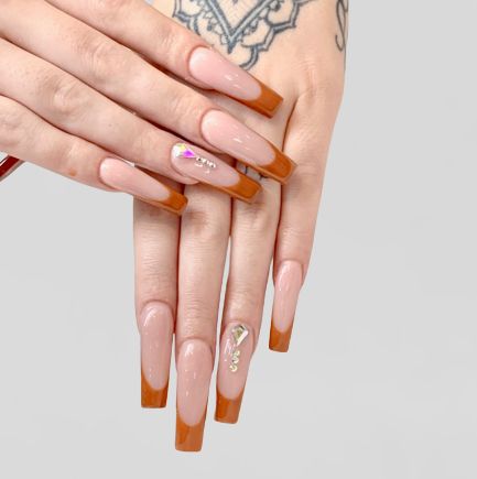 Burnt orange nail tips